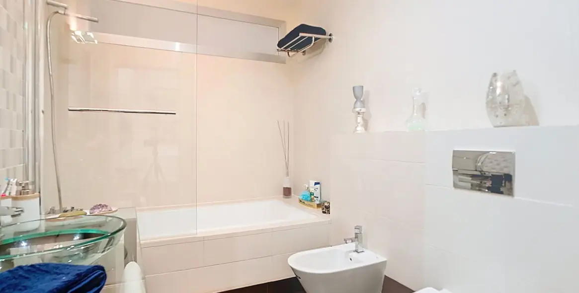 Продажа апартаментов на среднем этаже в Málaga 13