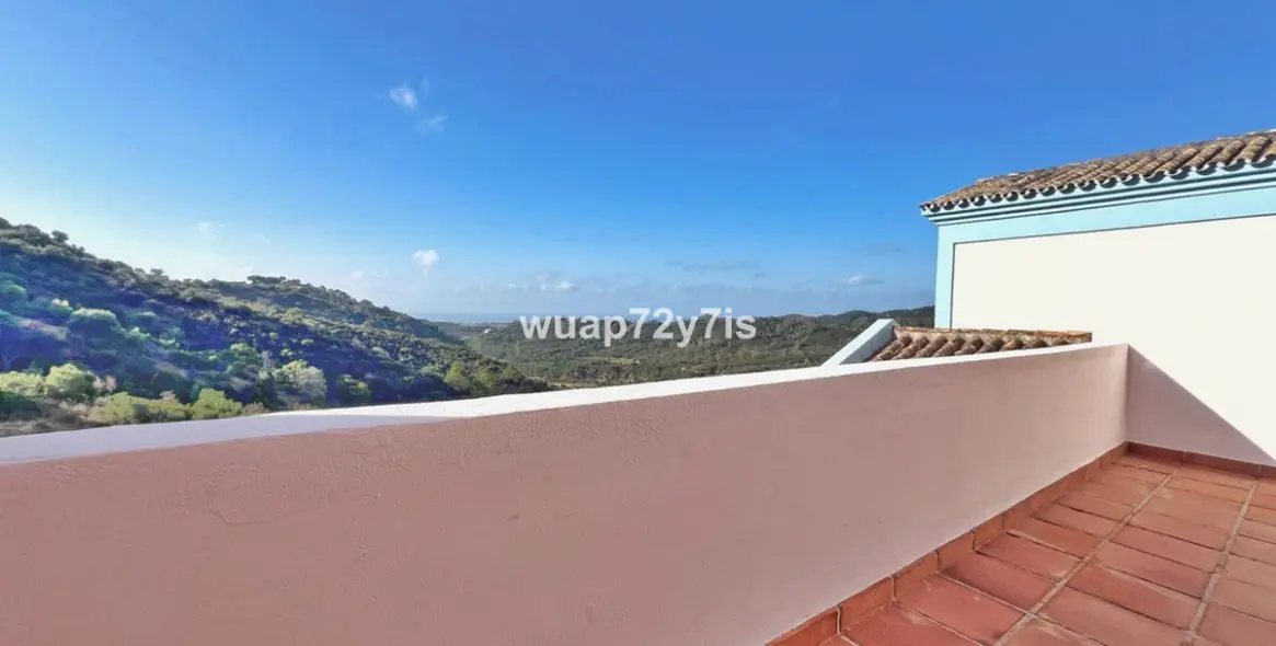 Sale of semi-detached house in Benahavís 32