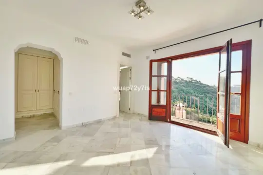 Image 6 thumb