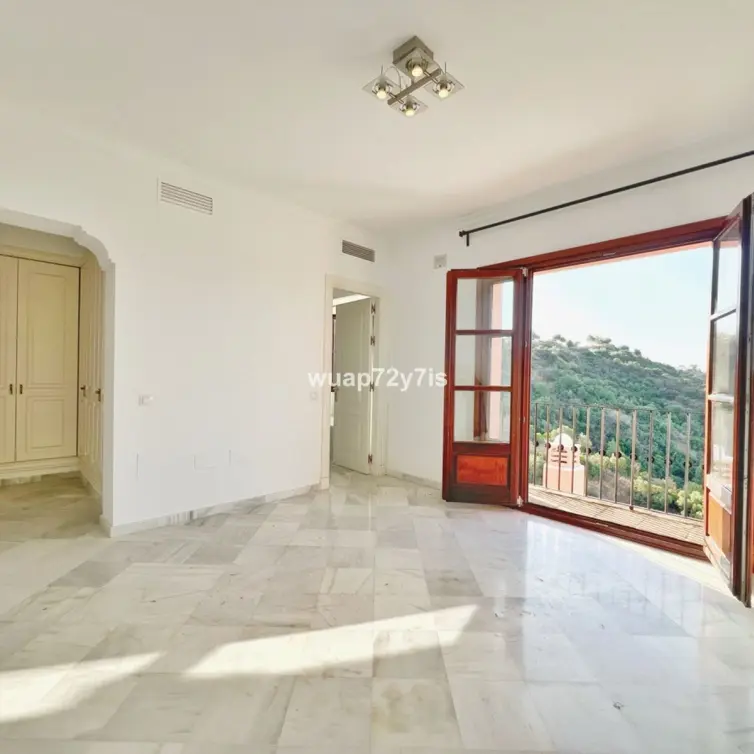 Venta de casa pareada en Benahavís