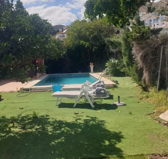 Detached villa R5046919