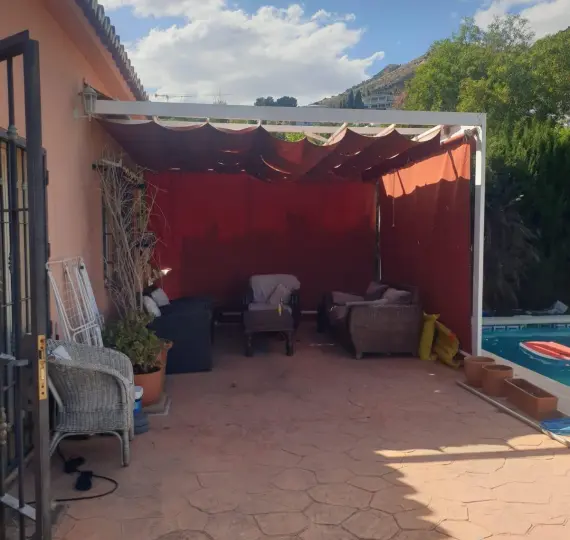 Detached villa R5046919