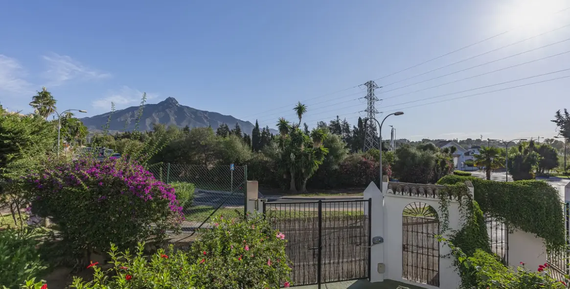 Продажа дома на две семьи в Nueva Andalucía (район Nueva Andalucía) 10