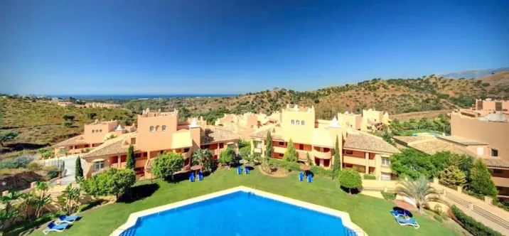 Sale of penthouse duplex in Elviria 0