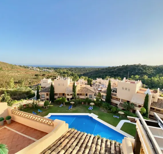 Sale of penthouse duplex in Elviria