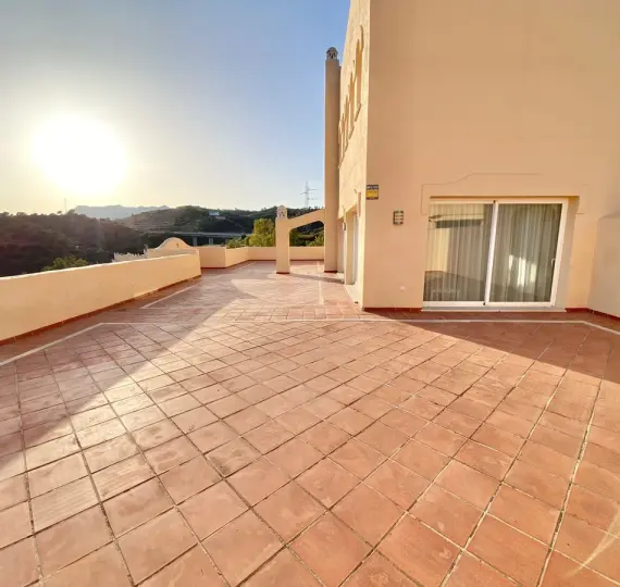 Sale of penthouse duplex in Elviria