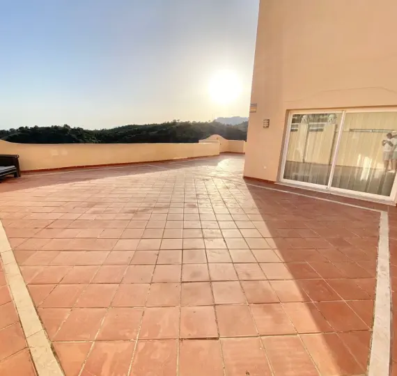 Sale of penthouse duplex in Elviria