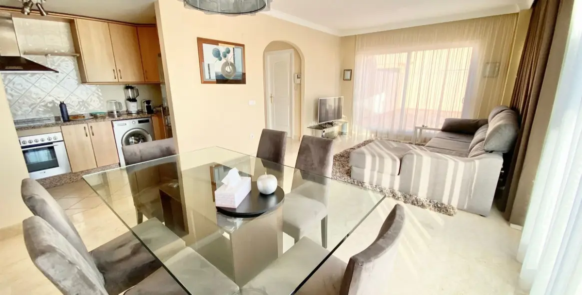 Sale of penthouse duplex in Elviria 14