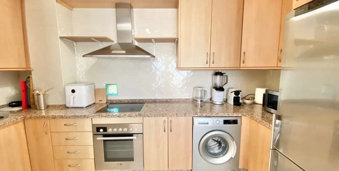 Sale of penthouse duplex in Elviria 18