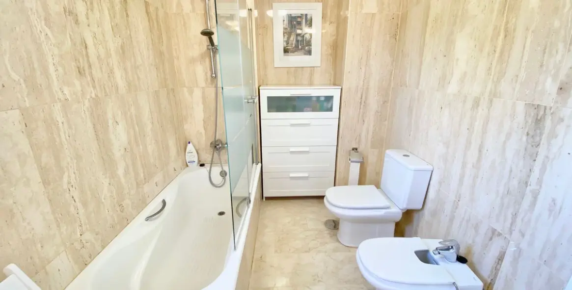 Sale of penthouse duplex in Elviria 25