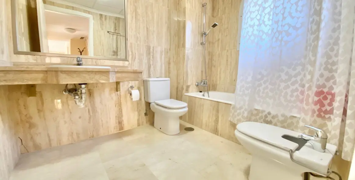 Sale of penthouse duplex in Elviria 28