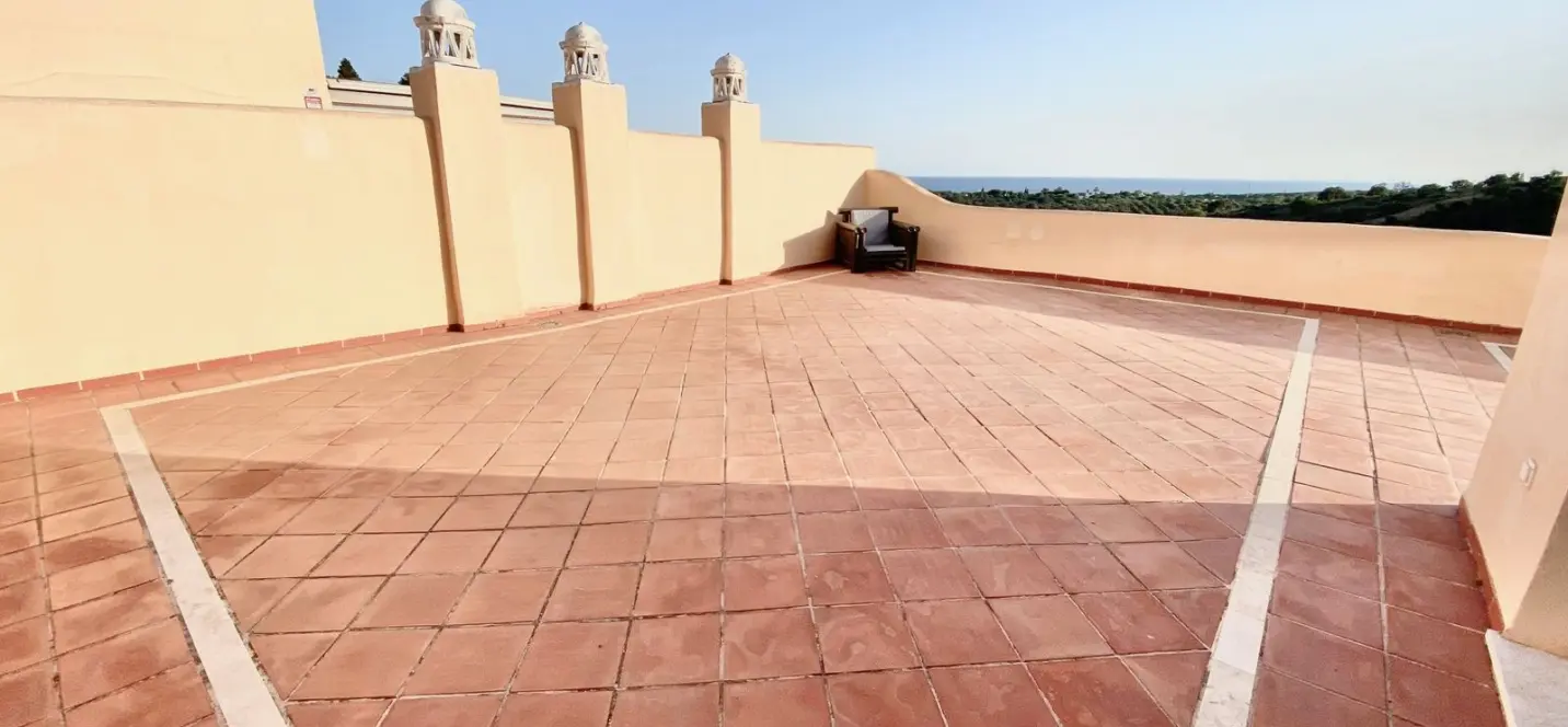 Venta de ático dúplex en Elviria 1