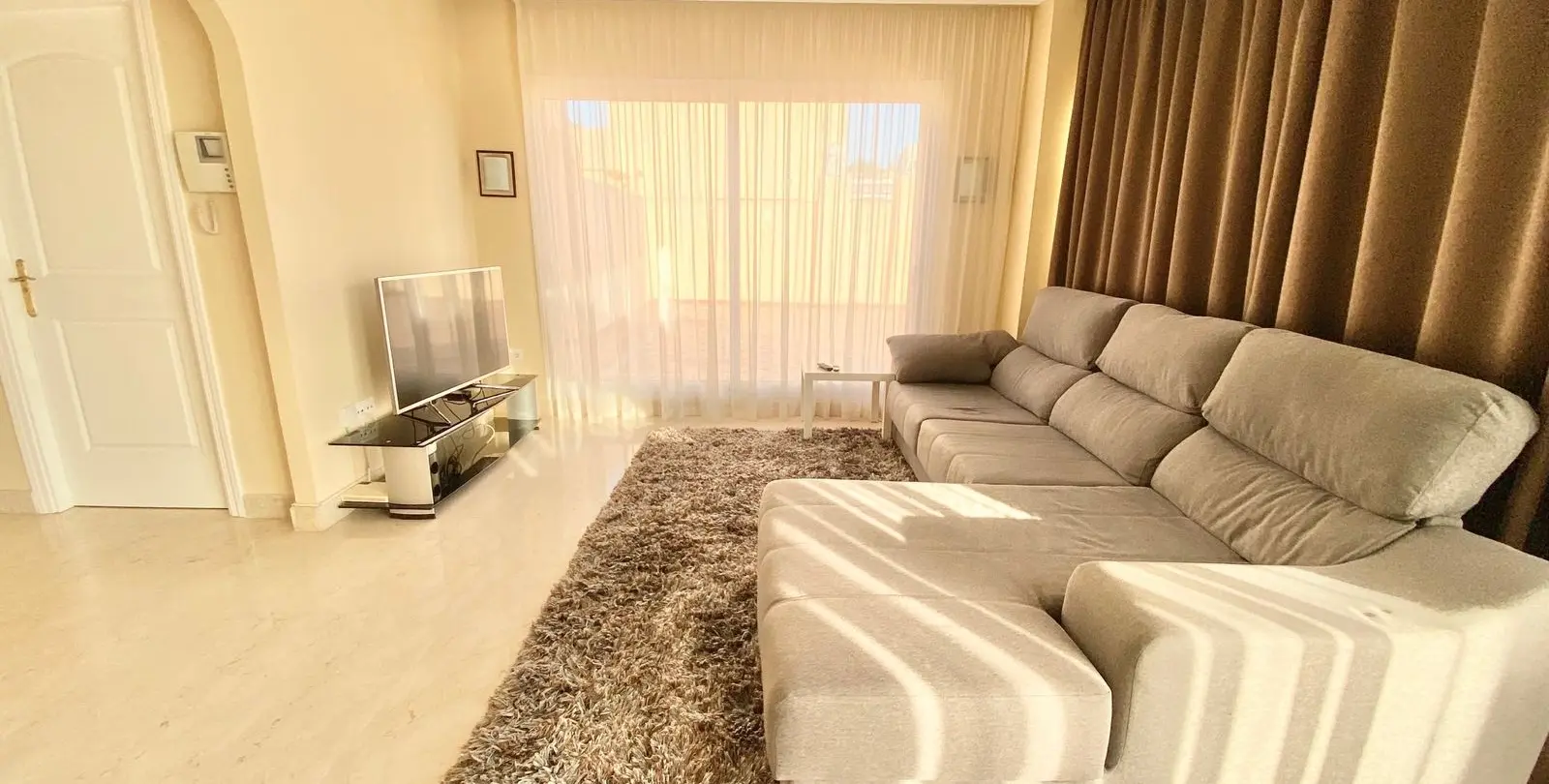 Sale of penthouse duplex in Elviria 15