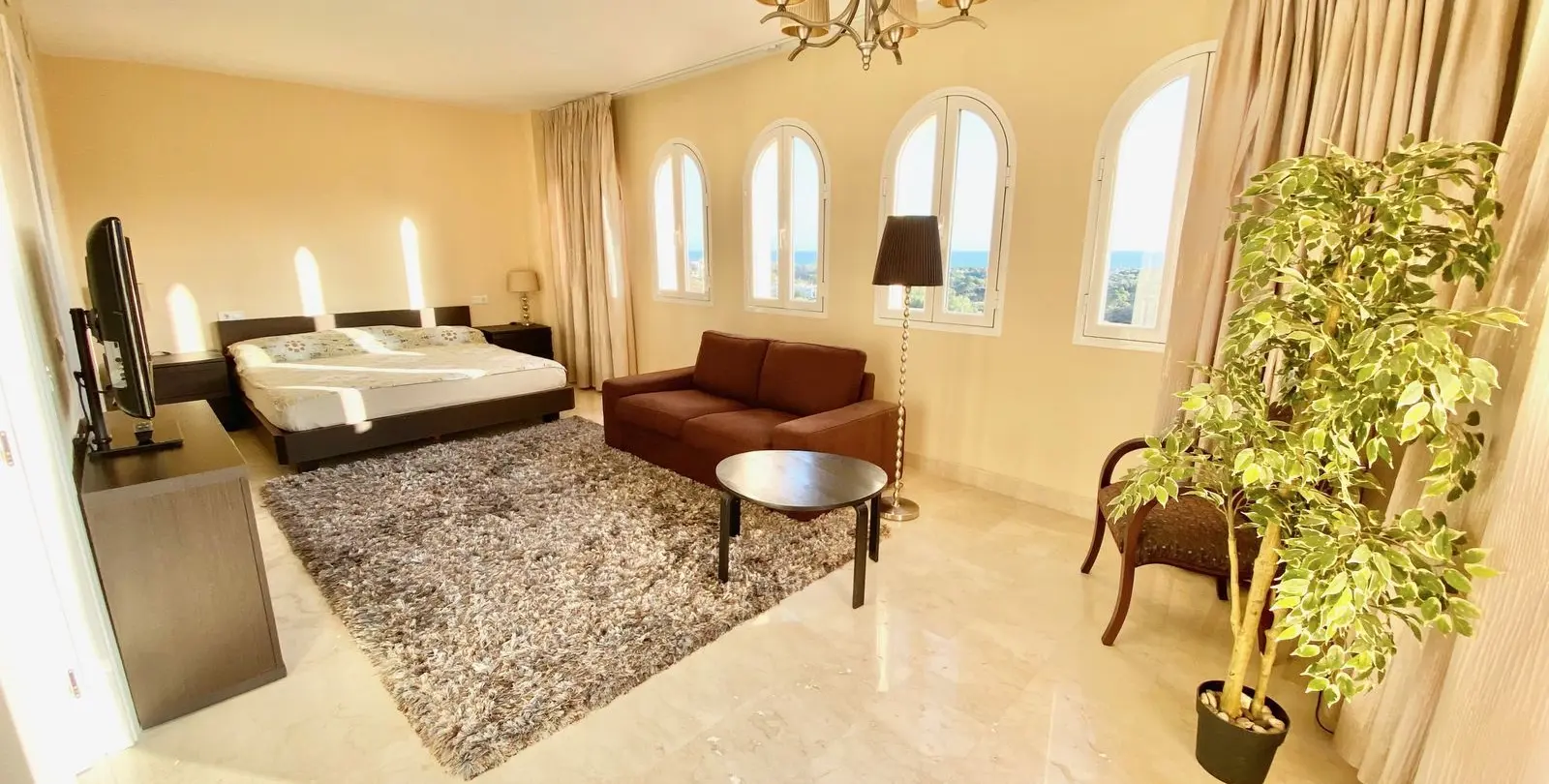 Sale of penthouse duplex in Elviria 19