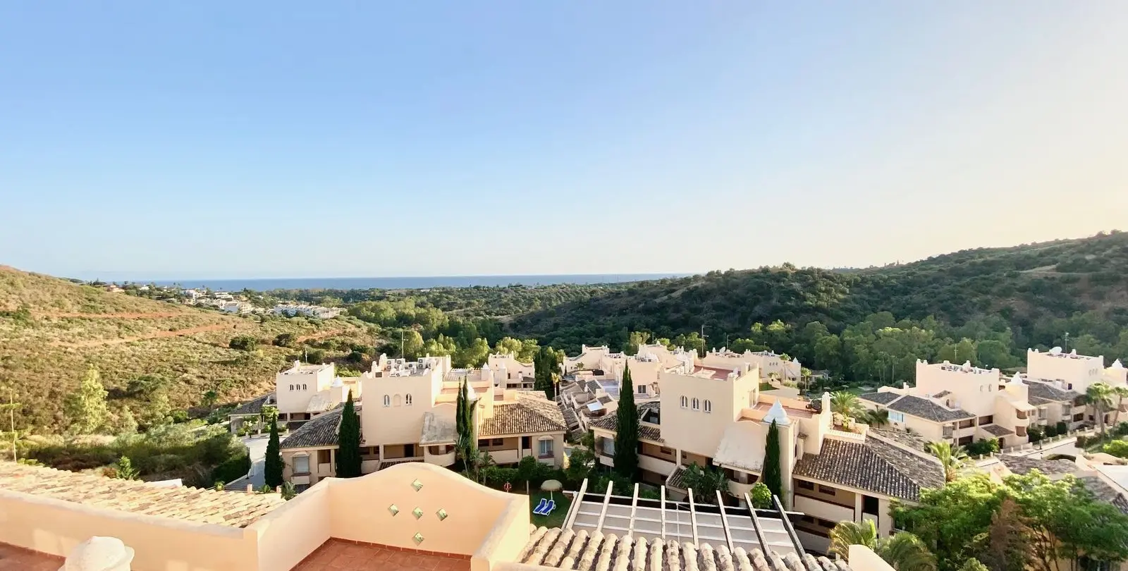 Sale of penthouse duplex in Elviria 32