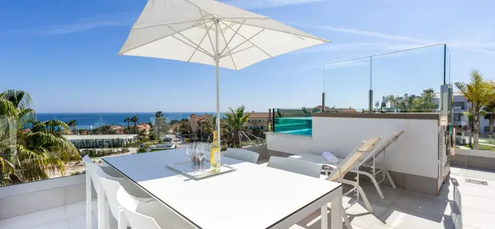 Sale of middle floor apartment in Mijas 0