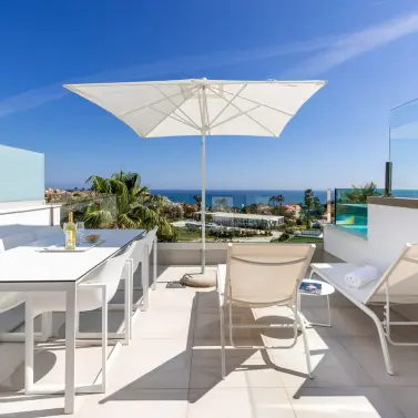 Sale of middle floor apartment in Mijas