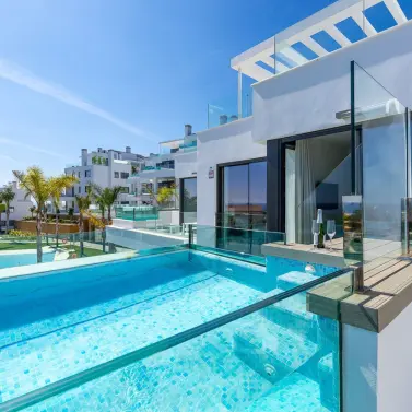 Sale of middle floor apartment in Mijas