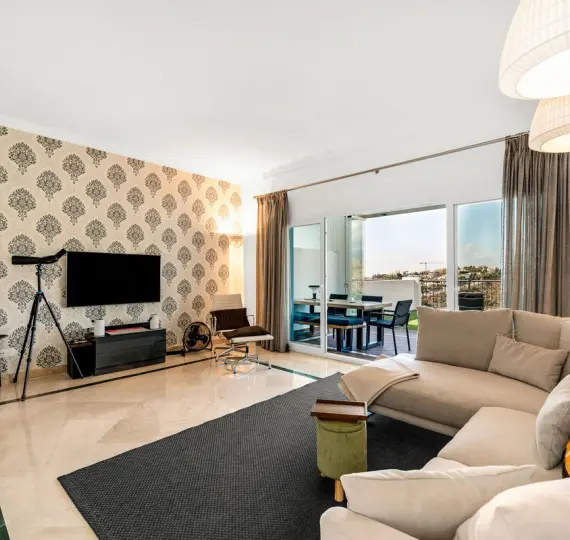 Sale of ground floor apartment in El Paraiso