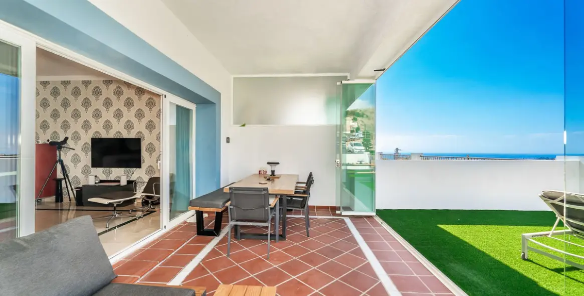 Sale of ground floor apartment in El Paraiso 8