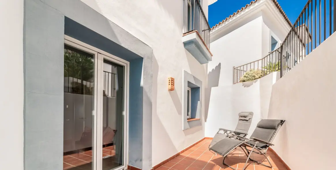 Sale of ground floor apartment in El Paraiso 15