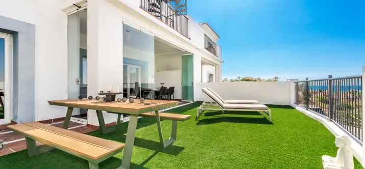 Sale of ground floor apartment in El Paraiso 1