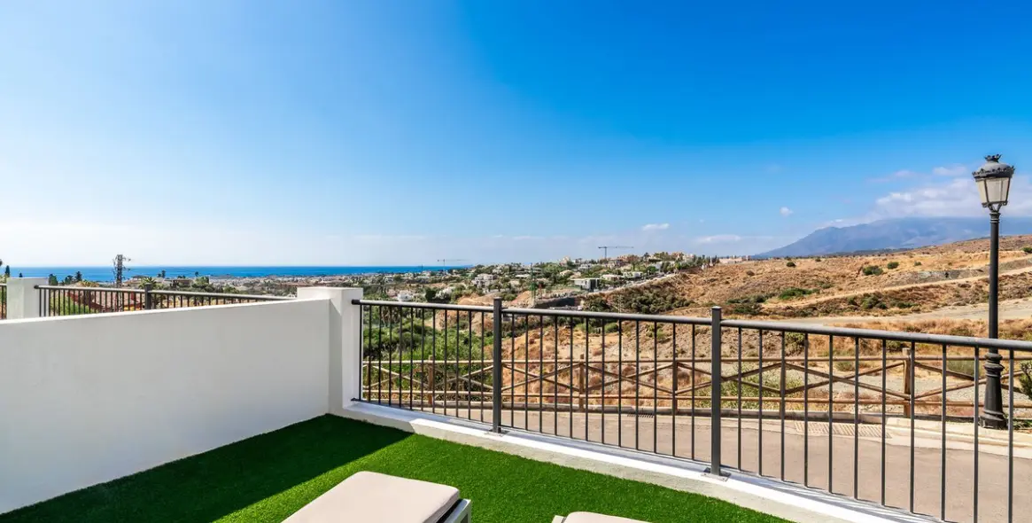 Sale of ground floor apartment in El Paraiso 9