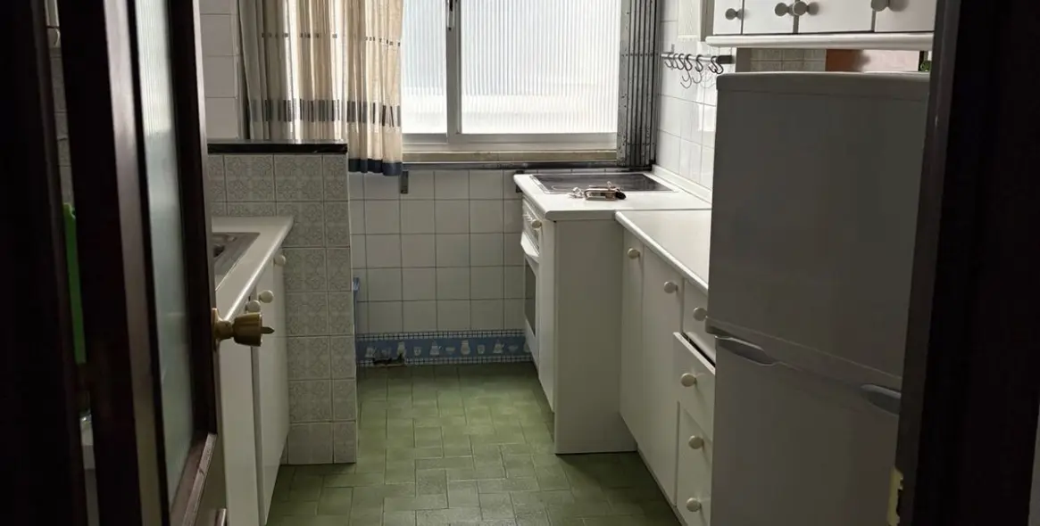 Sale of middle floor apartment in Fuengirola 3