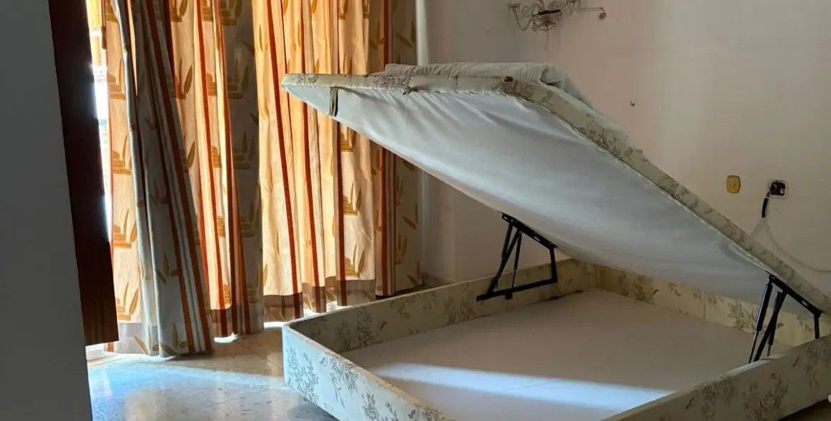 Sale of middle floor apartment in Fuengirola 13