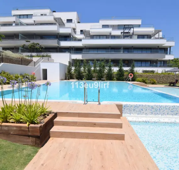 Продажа апартаментов на первом этаже в Estepona