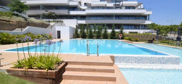 Продажа апартаментов на первом этаже в Estepona 0