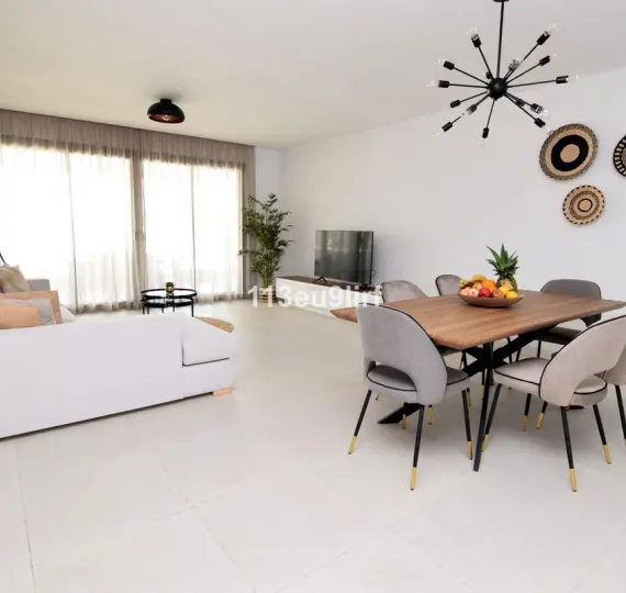 Продажа апартаментов на первом этаже в Estepona