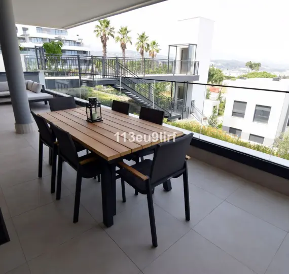 Продажа апартаментов на первом этаже в Estepona