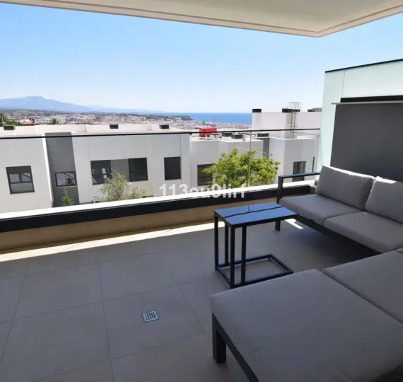 Продажа апартаментов на первом этаже в Estepona