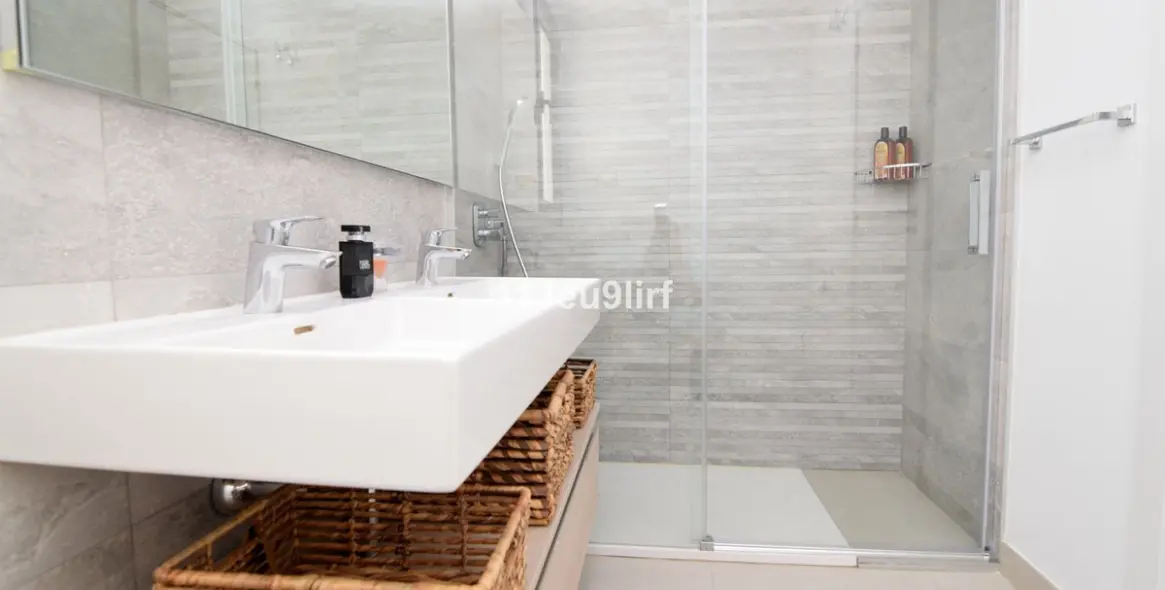 Venta de apartamento en planta baja en Estepona 13