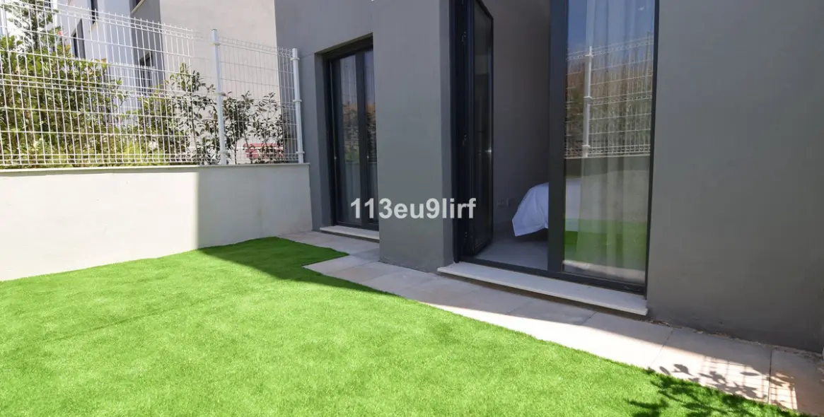 Venta de apartamento en planta baja en Estepona 19