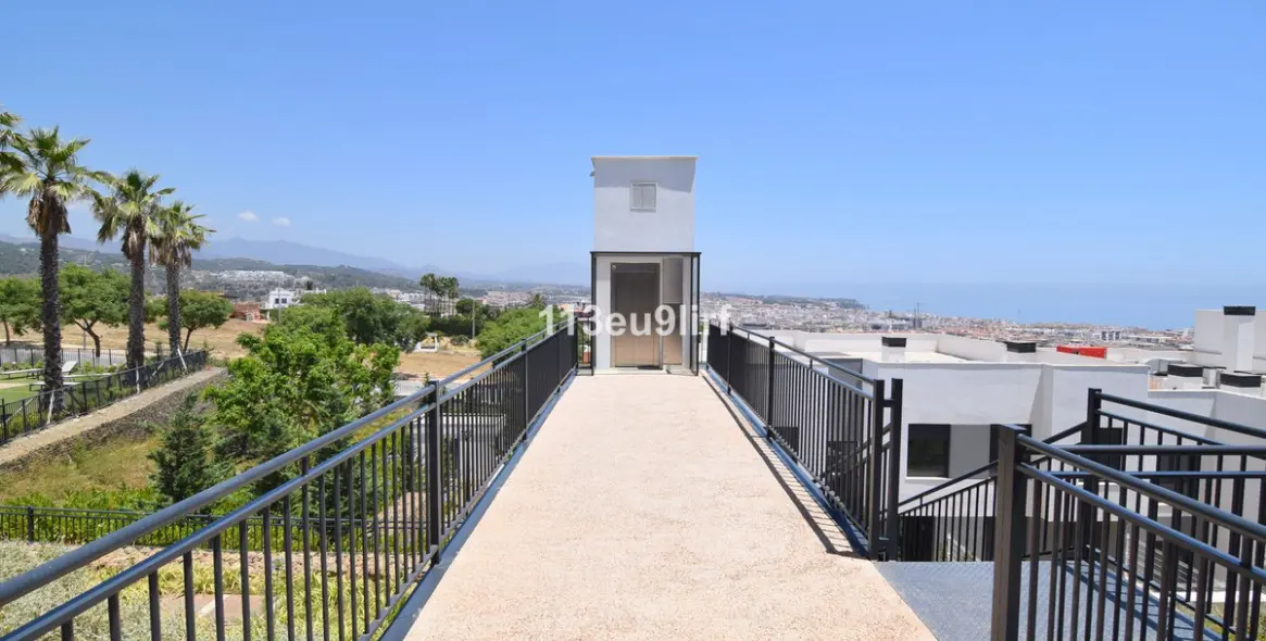 Sale of ground floor apartment in Estepona 26