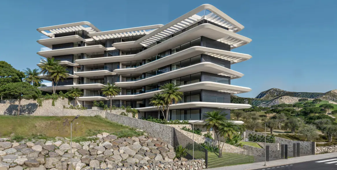 Sale of middle floor apartment in Estepona 1