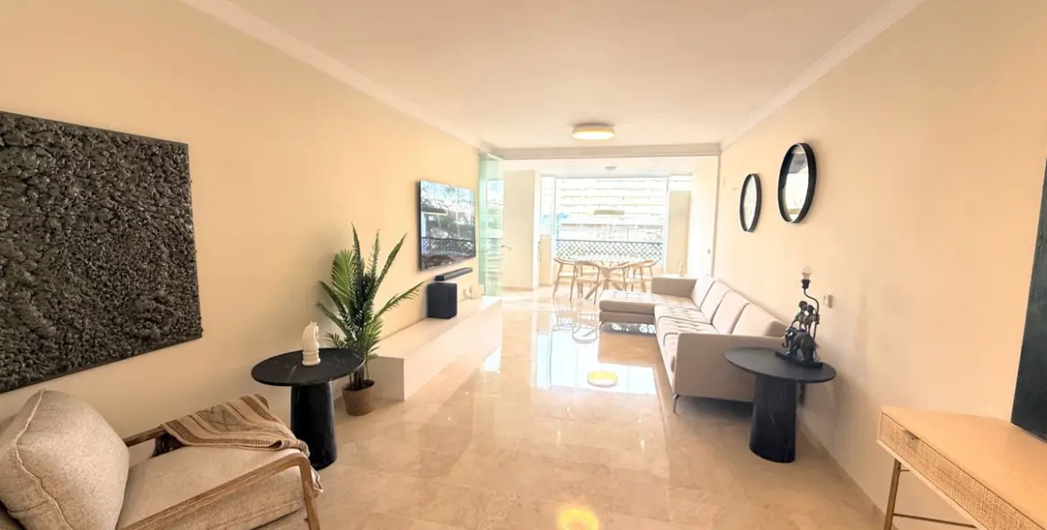Short-term rent of middle floor apartment in Puerto Banús 2