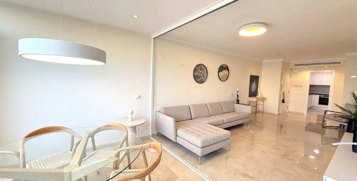 Short-term rent of middle floor apartment in Puerto Banús 8