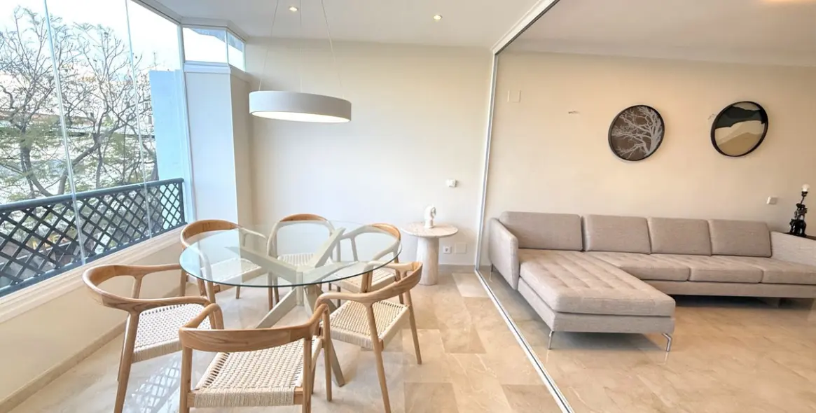 Short-term rent of middle floor apartment in Puerto Banús 11