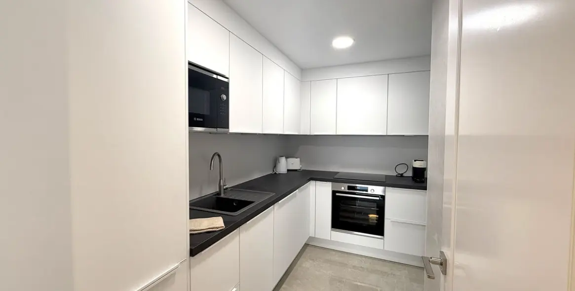 Short-term rent of middle floor apartment in Puerto Banús 12