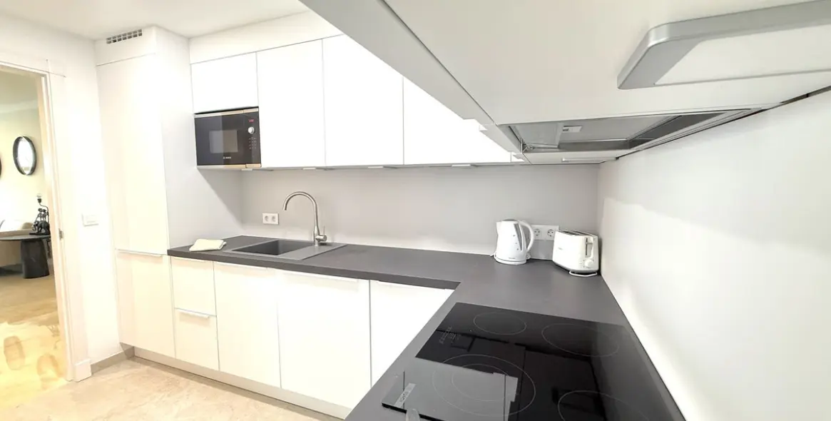 Short-term rent of middle floor apartment in Puerto Banús 13