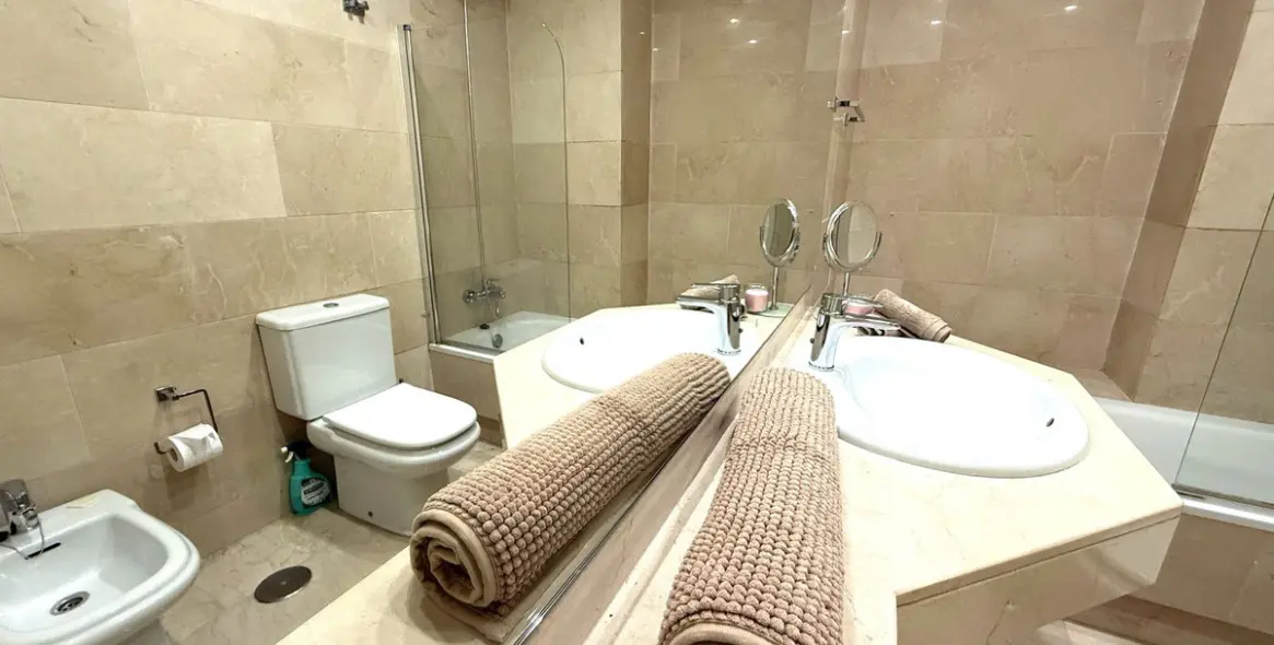 Short-term rent of middle floor apartment in Puerto Banús 16