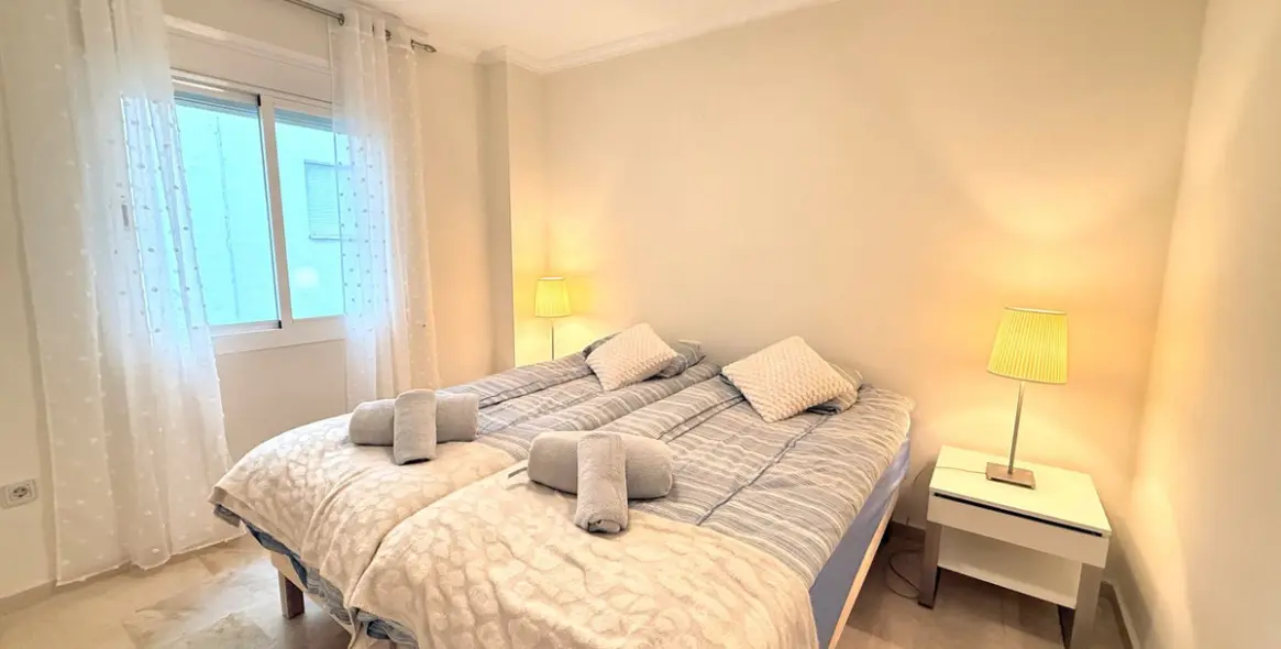 Short-term rent of middle floor apartment in Puerto Banús 17