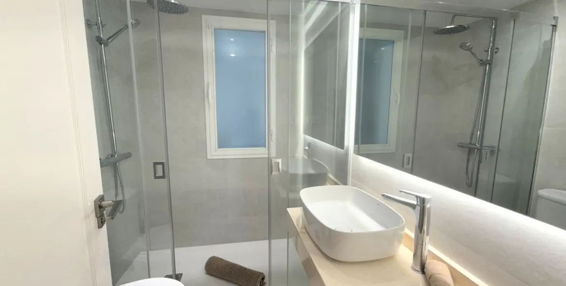 Short-term rent of middle floor apartment in Puerto Banús 18