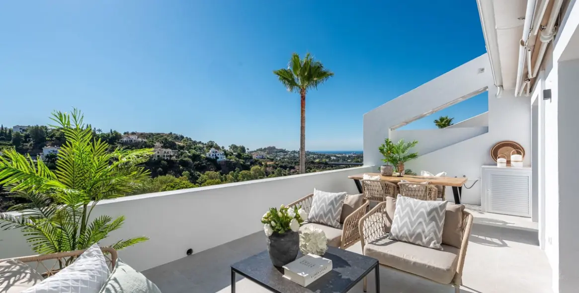 Sale of middle floor apartment in La Quinta 7