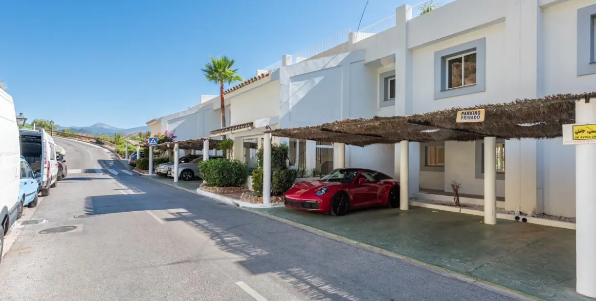 Sale of middle floor apartment in La Quinta 20