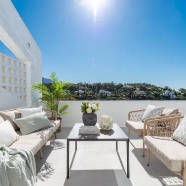 Sale of middle floor apartment in La Quinta