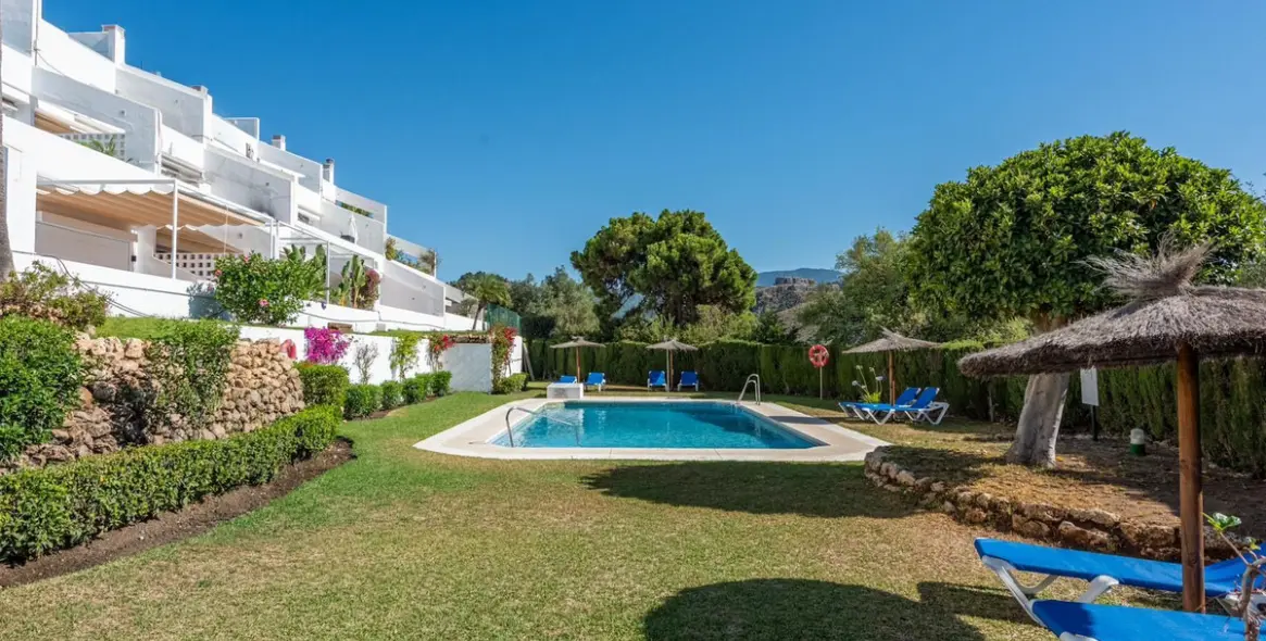 Sale of middle floor apartment in La Quinta 19